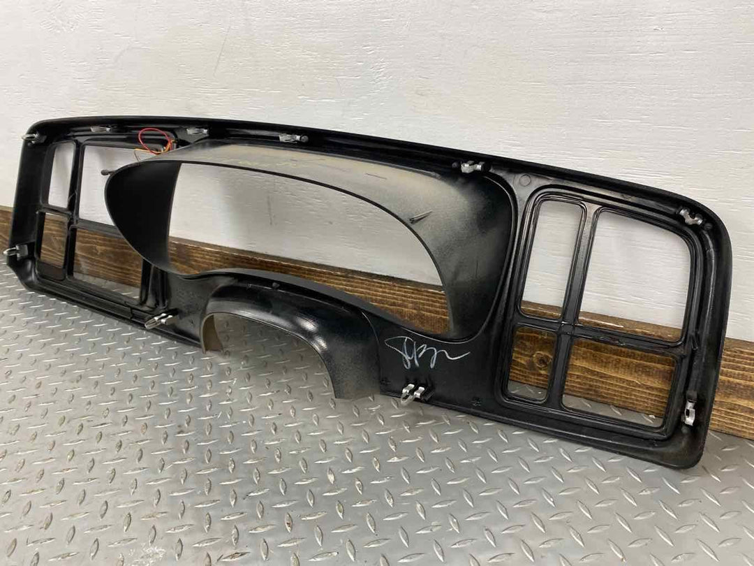 03-06 Chevy Suburban Interior Speedometer & Radio Trim Bezel (Light Neutral 52i)