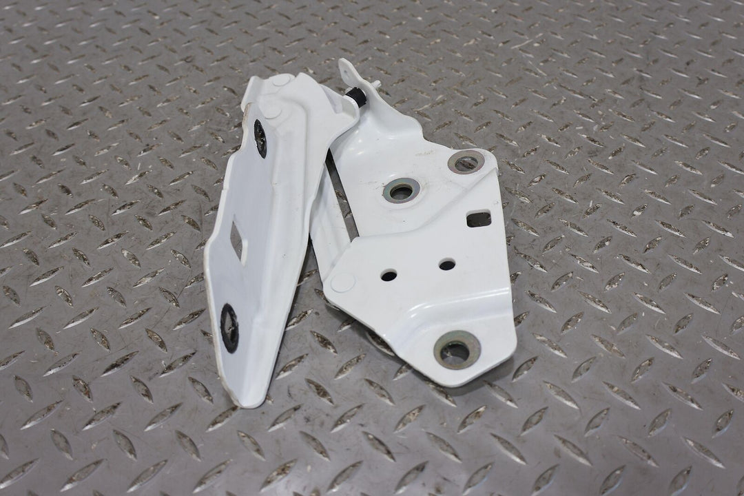 16-18 Chevy Camaro ZL1 Left LH & Right RH pair of Hood Hinges (Summit White GAZ)