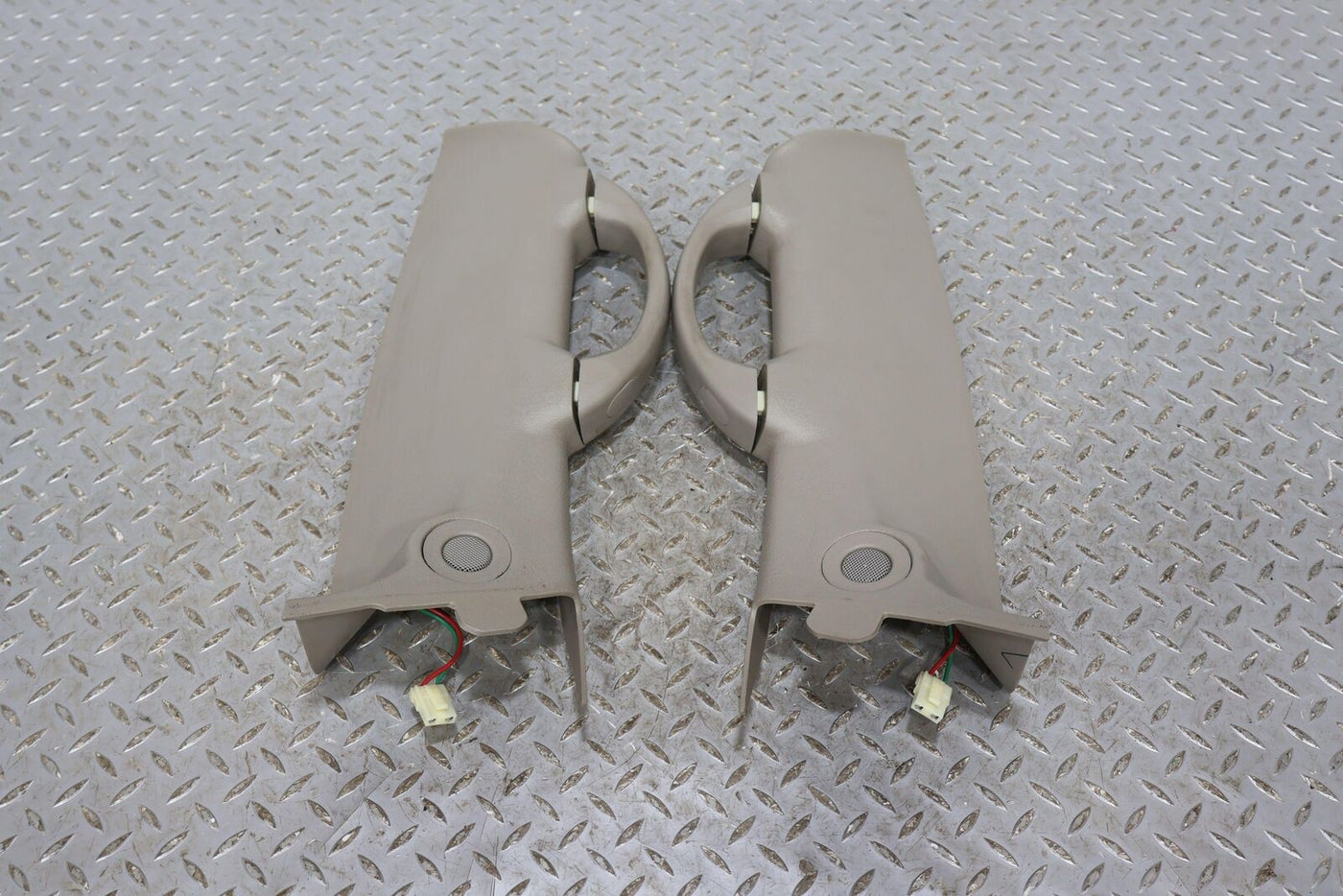 03-07 Hummer H2 Pair LH & RH Interior A-Pillar Trim (Light Wheat 502)