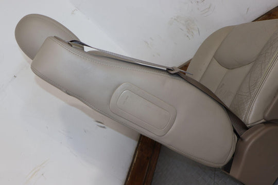 03-06 Silverado/Yukon/Tahoe/Suburban Front Right Leather Bucket Seat-Neutral 522