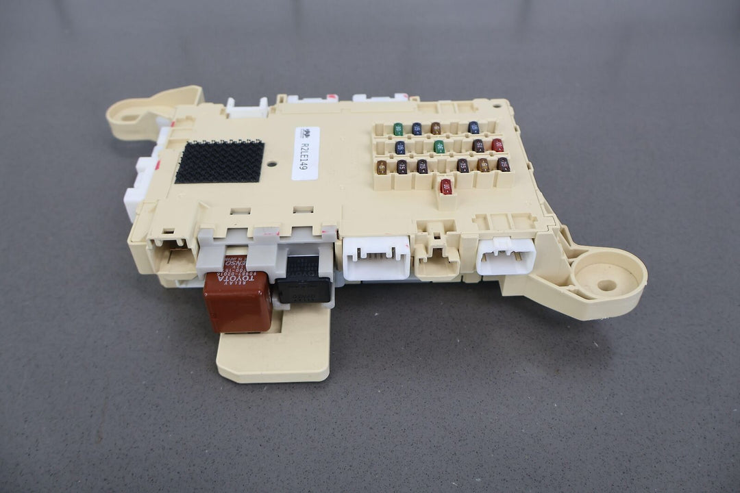 02-03 Lexus SC430 Interior Left Cabin Fuse Relay Junction Box ( 82730-24010)