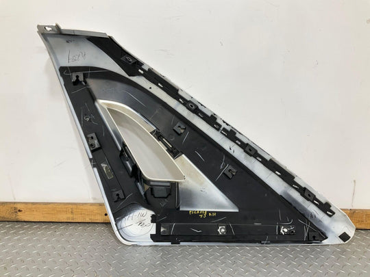 03-06 Escalade EXT Pickup Left Upper Outer Cladding Moulding (White Diamond 98u)