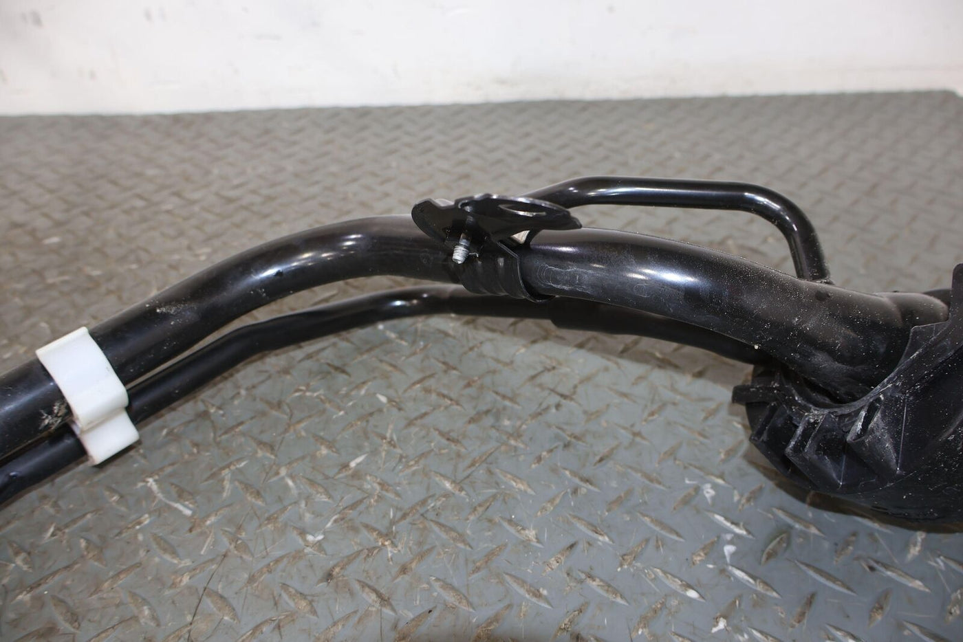 18-23 Lexus LC500 Gas Fuel Filler Neck W/ Upper Pipe And Lower Hose (61K)