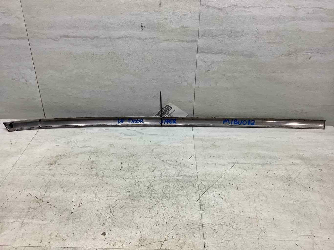 1951 Buick Special 41D DeLuxe Sedan Left Front Upper Moulding - Base of Glass