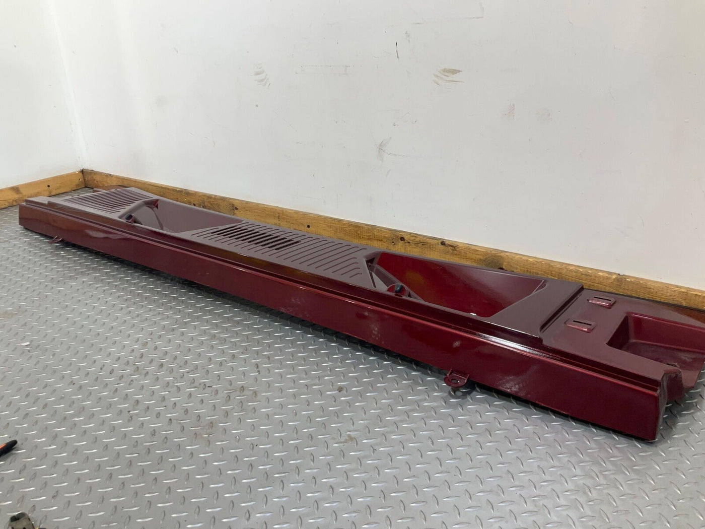 03-09 Hummer H2 Front Center Cowl Vent Panel (Redfire Metallic 72U)Paint Respray