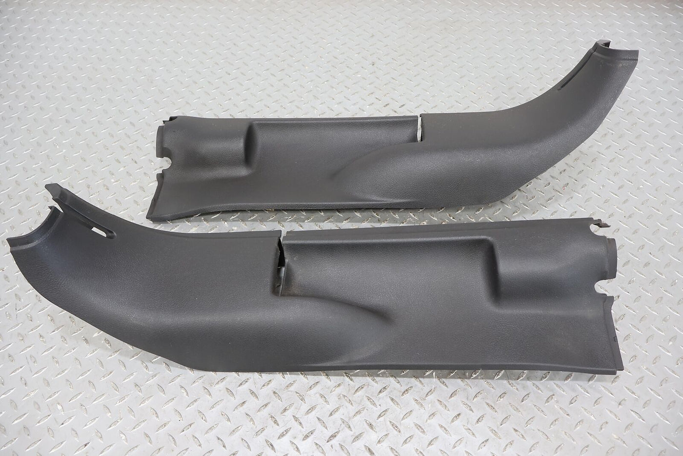 03-06 Chevy SSR Pair Left & Right Interior B Pillar Trim Panels (Black 19i)