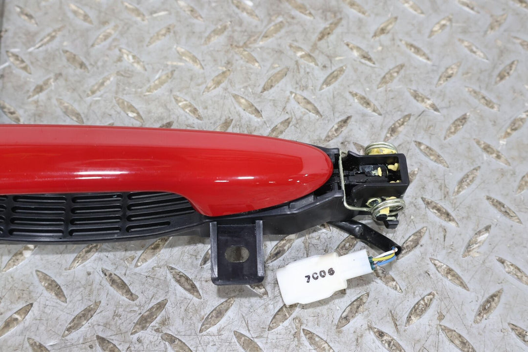 17-19 Fiat 124 Spider Right RH Exterior Door Handle (Rosso Red PKM) See Photos