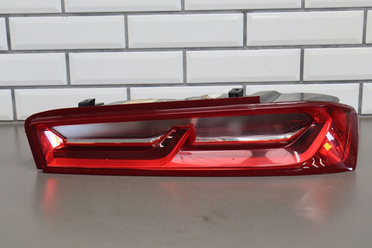 16-18 Chevy Camaro Right Passenger Quarter Panel Mounted Tail Light Tested