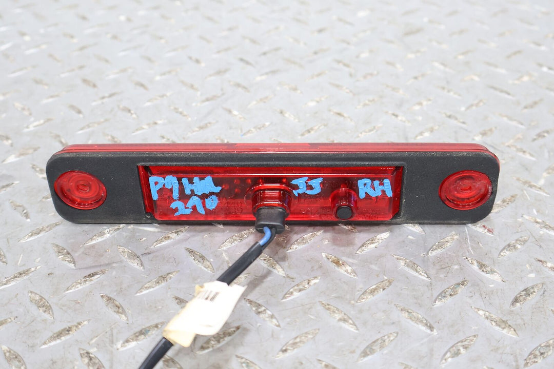 03-09 Hummer H2 Right RH Passenger Rear Marker Light (Red Lens) Tested