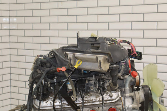 Chevy 6.0L LQ4 Vortec Engine and transmission