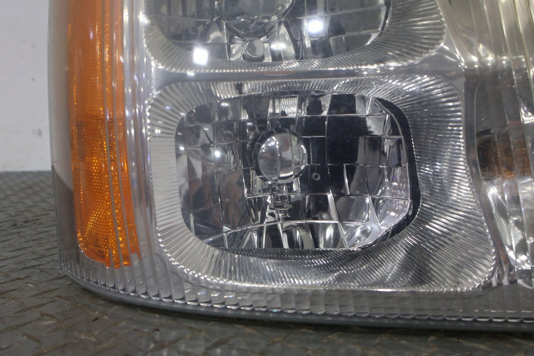 03-06 Cadillac Escalade Right RH OEM HID Headlight Lamp (Tested) 15173425