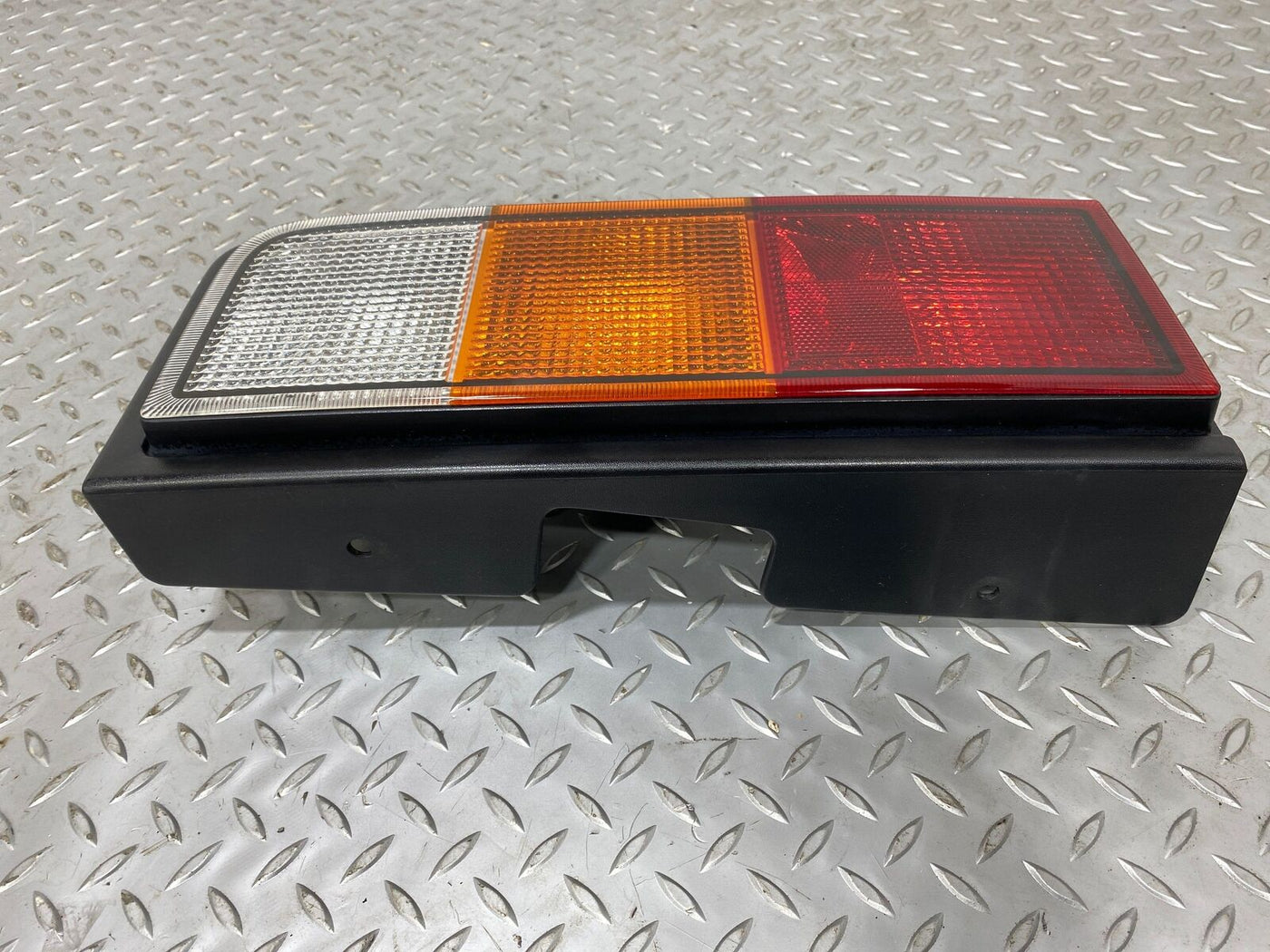 03-04 Hummer H2 Left LH Tail Light Tail Lamp (Body Mounted) OEM Tested