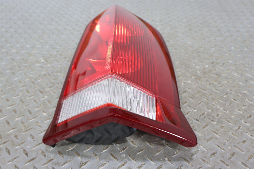 02-06 Cadillac Escalade Short WB Rear Right RH Tail Light Lamp (Tested) OEM