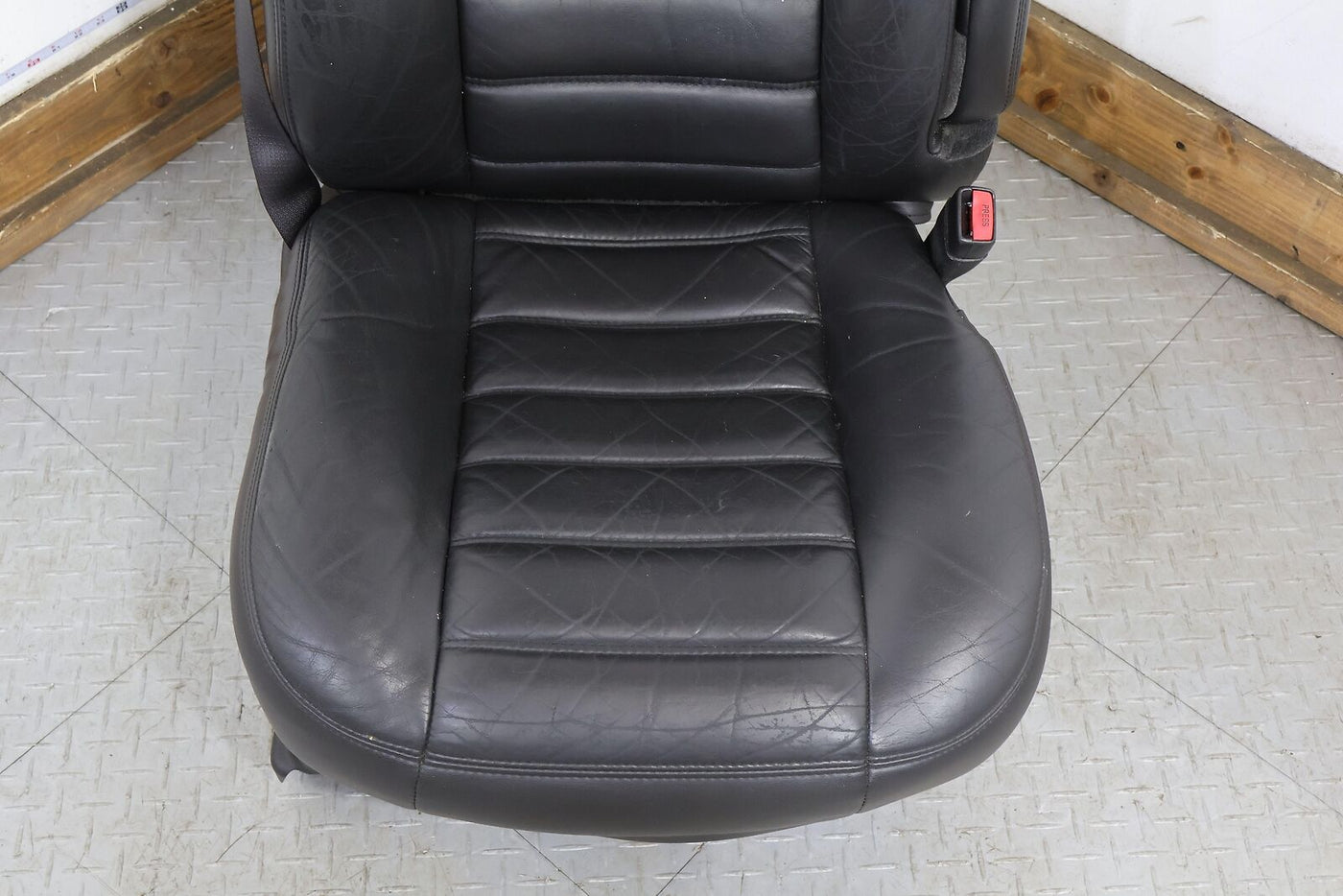 05-07 Hummer H2 Front Right RH Leather Seat (Ebony 482) Power Tested Mild Wear