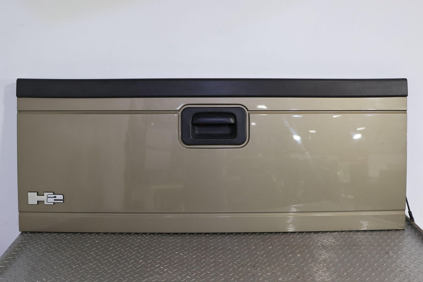 05-09 Hummer H2 SUT Rear H2T Tail Gate (Desert Sand 18u) See Notes