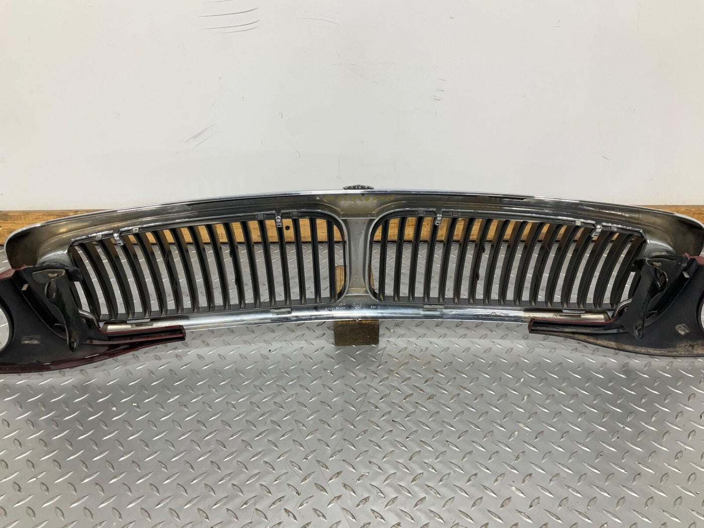 98-03 JAGUAR XJ8 Grille