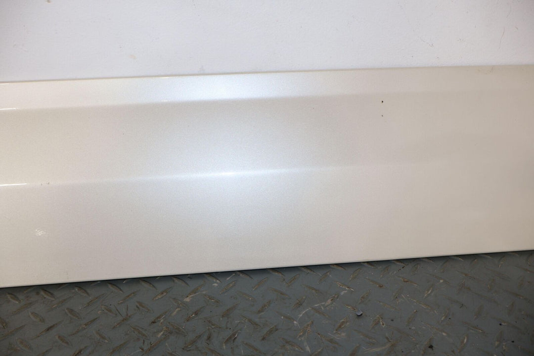 03-06 Cadillac Escalade Rear Exterior Lower Tailgate Moulding -White Diamond 98U