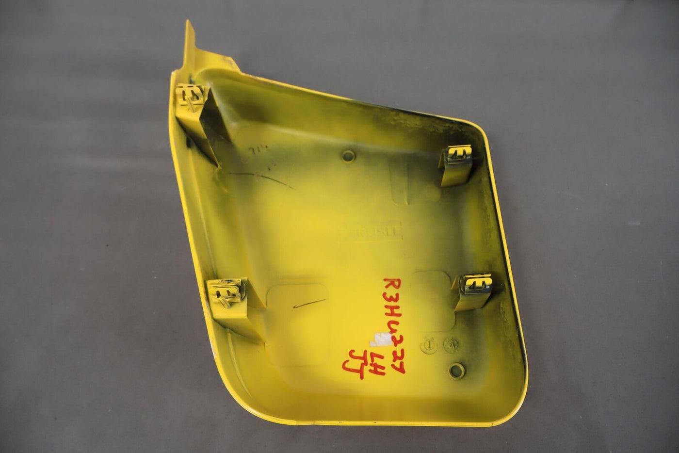 03-09 Hummer H2 Left Driver Cowl Vent Panel End Cap Yellow 43U