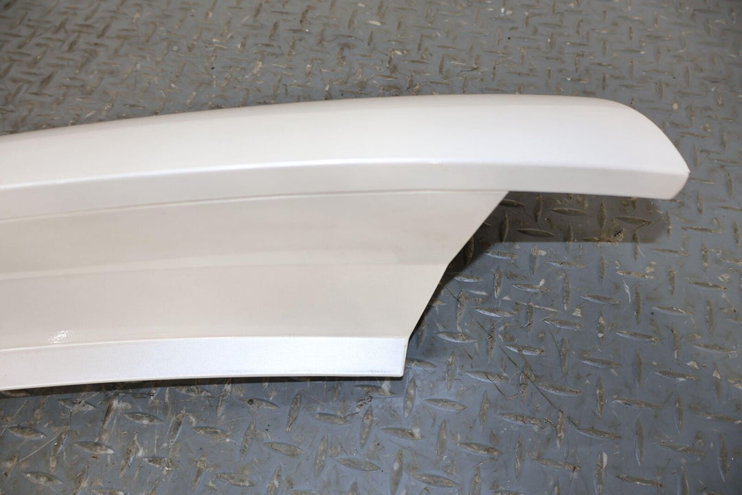 03-06 Escalade Short WB Right Rear Upper Tail Panel Moulding (White Diamond 98U)