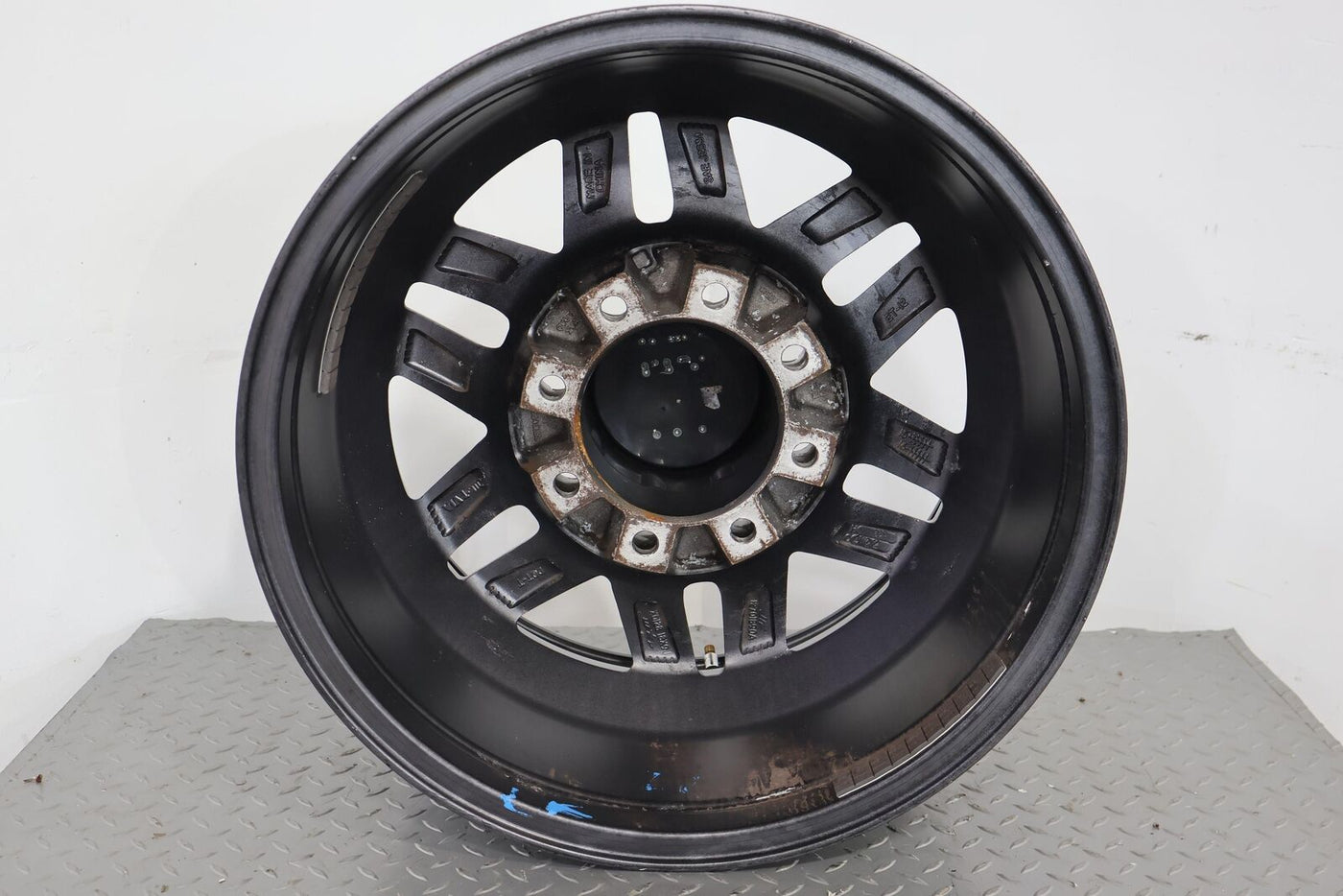 03-09 Hummer H2 Set (5) 18X9 Aftermarket KMC XD 12 Spoke Wheels W/Caps (No Tire)