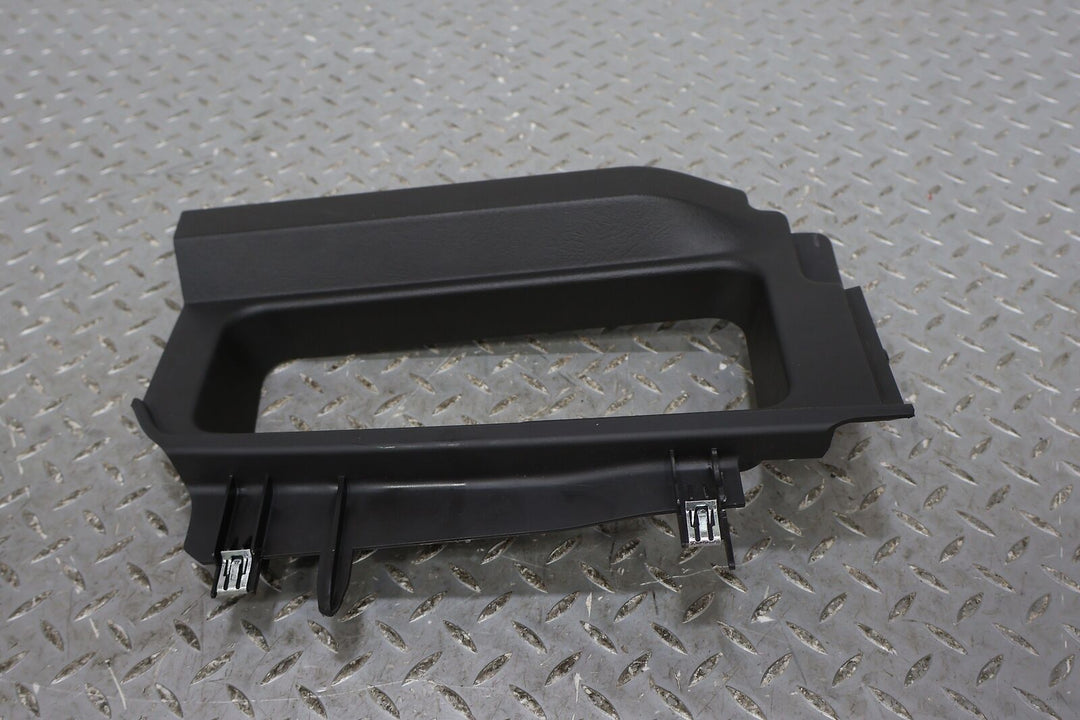 05-09 Hummer H2 SUT Rear Right RH Midgate Window Moulding (Moulding ONLY) Black