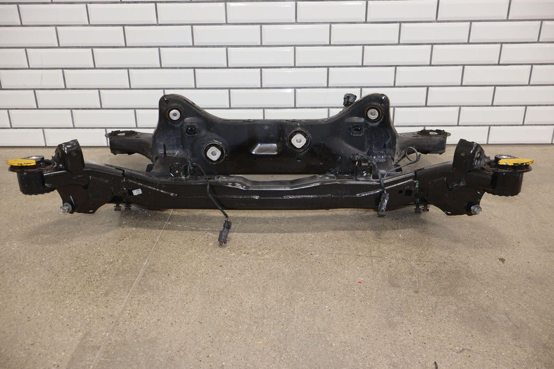 15-16 Dodge Challenger R/T Rear 6.4L Bare Undercarriage Crossmember (89K)