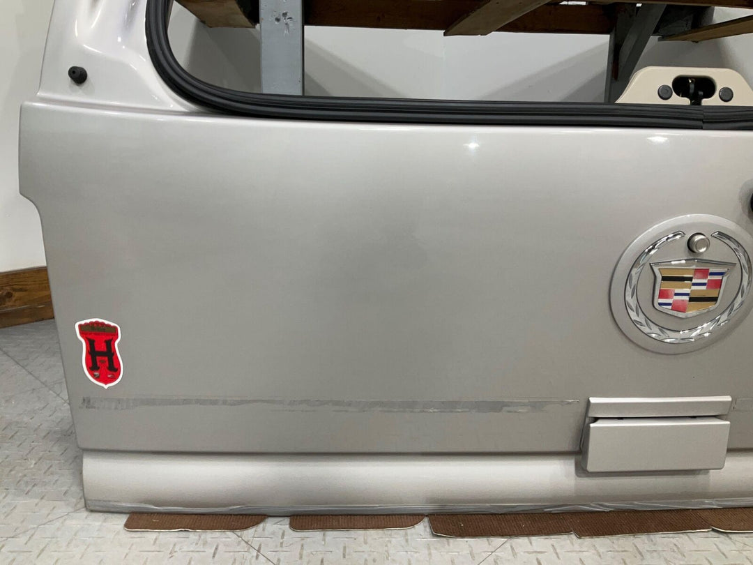 03-06 Cadillac Escalade SWB Rear Lift Gate Hatch NO Glass (SIlver Birch 59U)