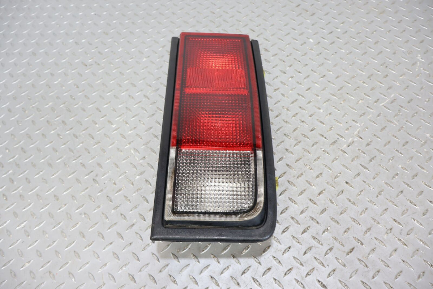 05-09 Hummer H2 SUV Late Model Right RH Tail Light Lamp (Red/Clear) Tested