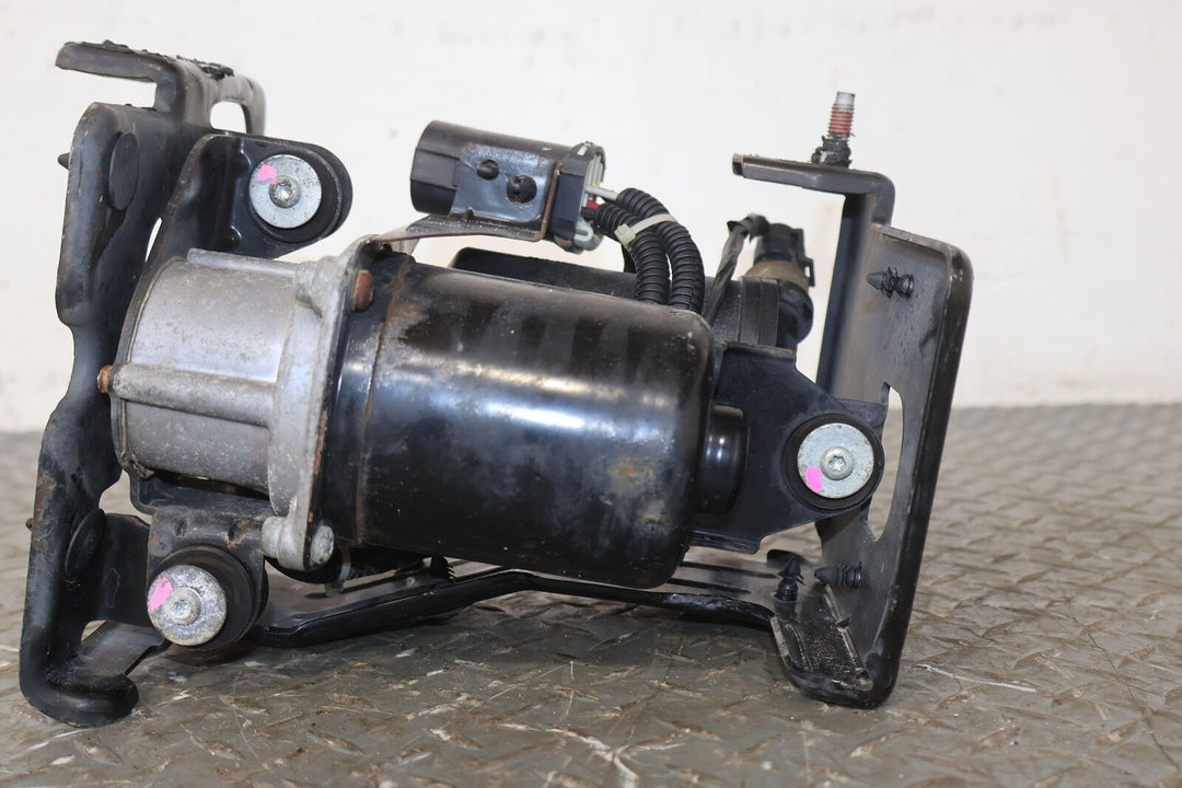 03-06 Cadillac Escalade ESV Air Ride Suspension Compressor (15254590) OEM