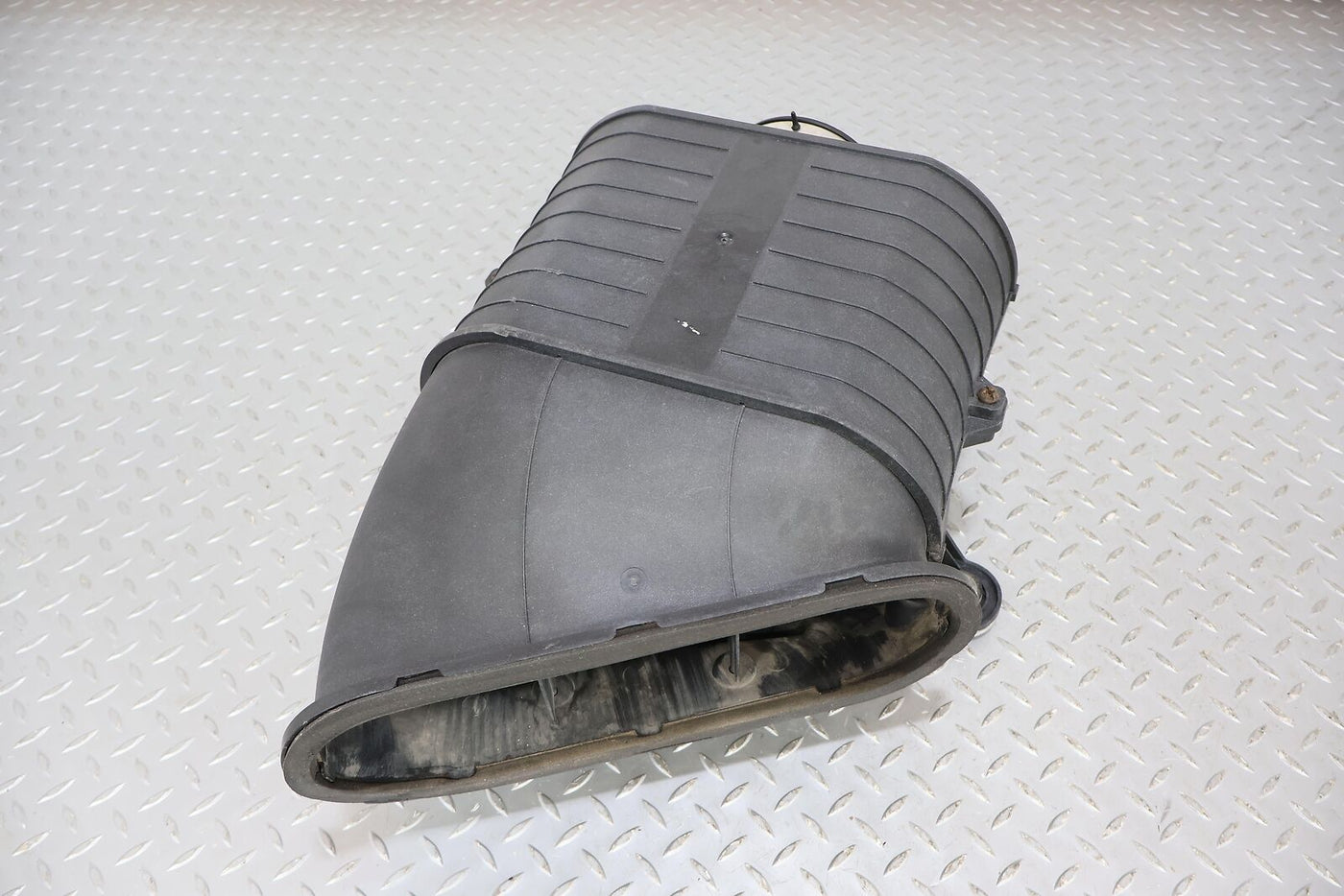 03-07 Hummer H2 Air Cleaner Box (Box Only) No Intake Tube