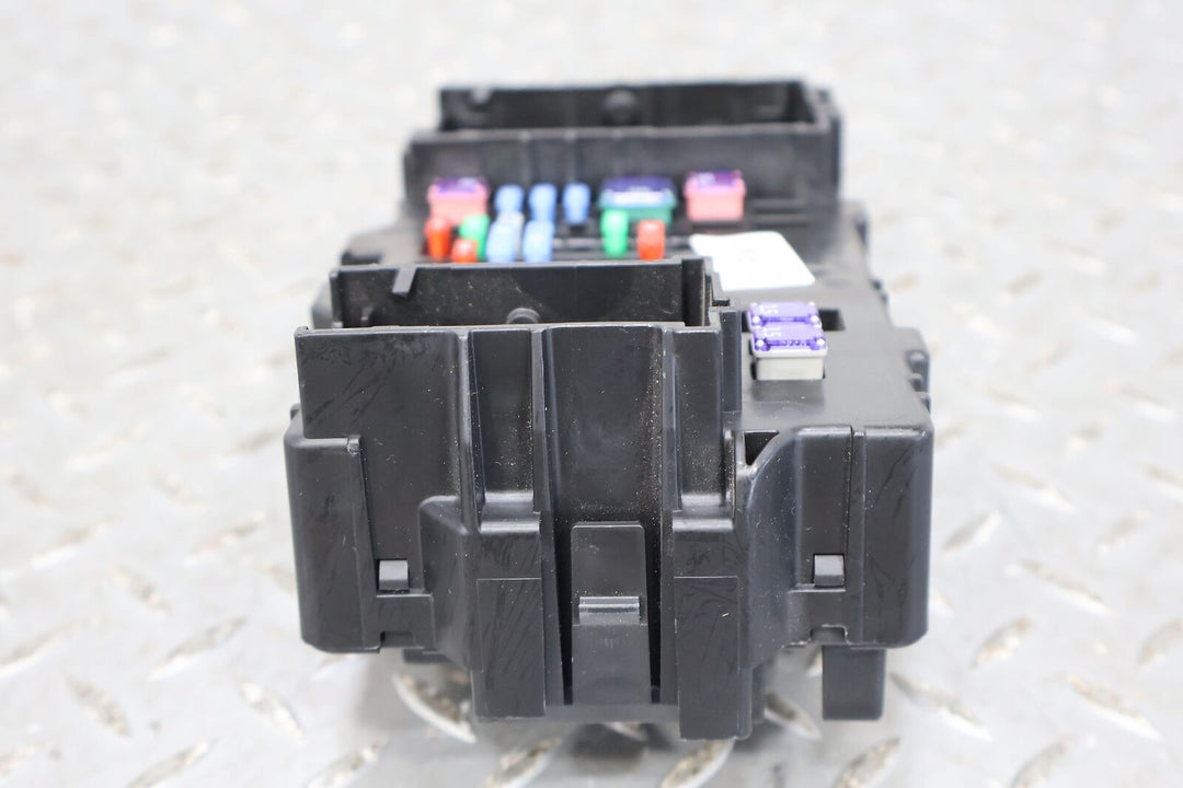 17-18 GMC Sierra Silverado 1500 Left LH Cabin Fuse Junction Box (23443946_02)