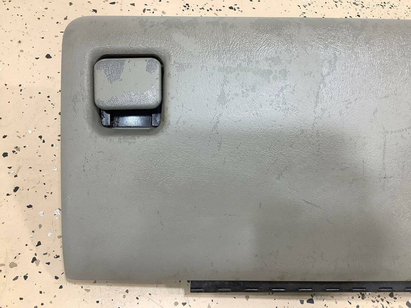 03-07 Hummer H2 Glove Box Door (Light Wheat 50i) Door Only