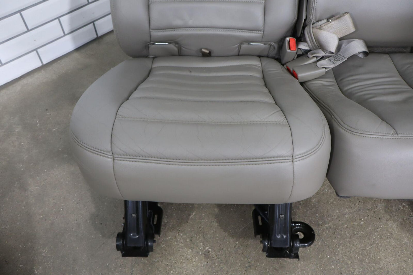 03-07 Hummer H2 1st & 2nd Row Leather Seat (Wheat 502) SUV Only (Power Tested)