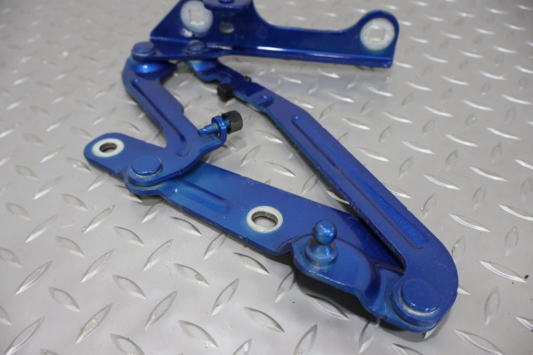 16-20 Chevy Camaro Coupe Pair LH&RH Deck Lid Hinges (Hyper Blue Metallic GD1)