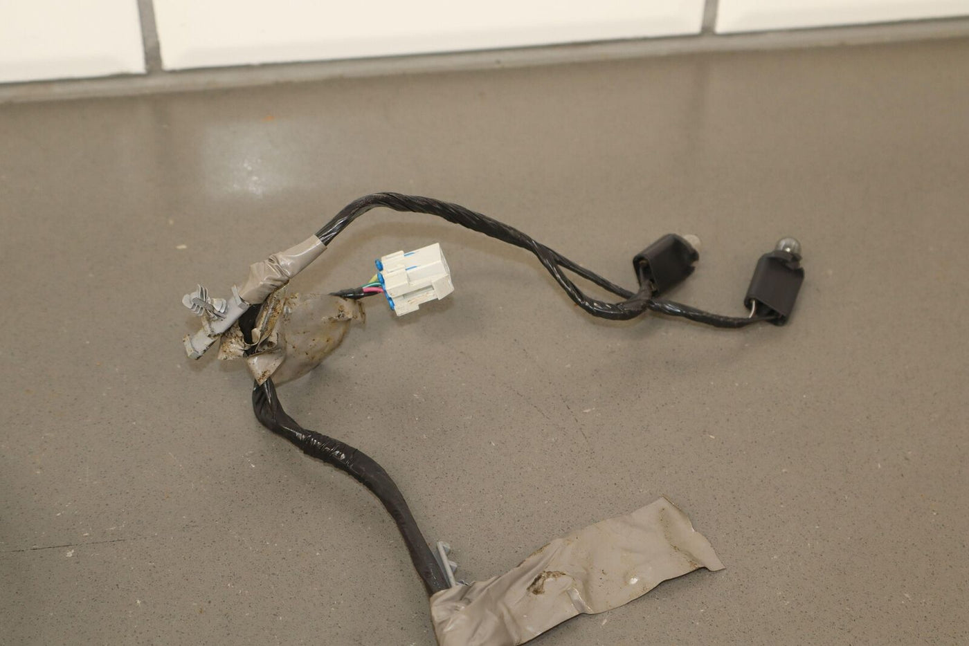 2003 Hummer H2 Front Floor Console Wiring Harness (See Photos) OEM