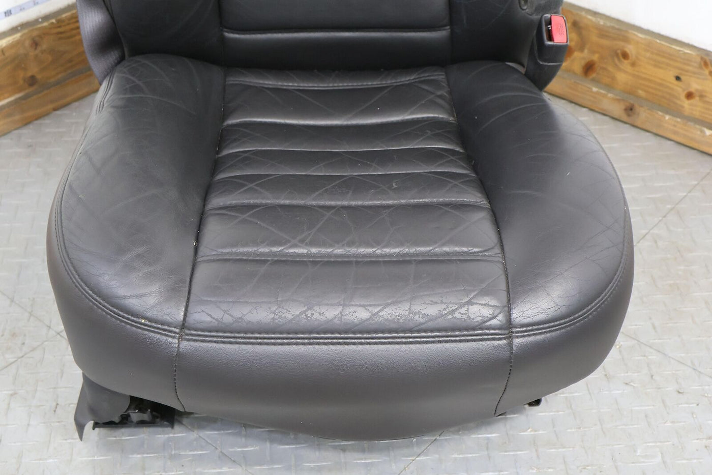 05-07 Hummer H2 Front Right RH Leather Seat (Ebony 482) Power Tested Mild Wear