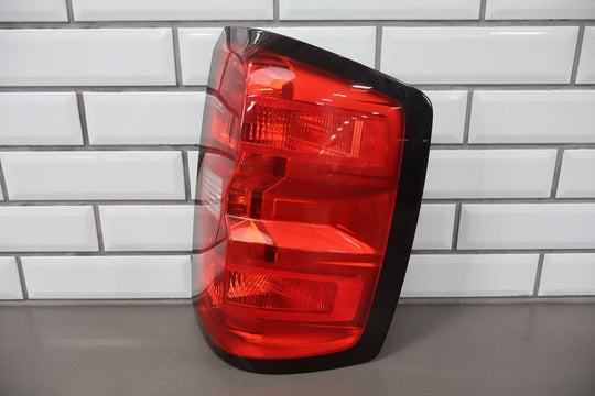 2014-2015 Chevy Silverado Passenger Right Tail Light Tail Lamp OEM