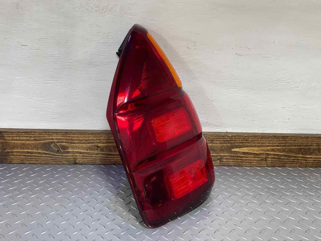 03-09 Lexus GX470 Rear Right RH Passenger Tail Light Lamp (Tested) Cracked