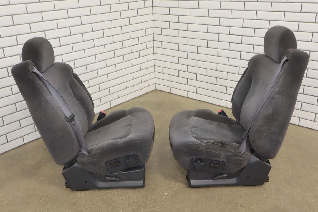 99-02 Chevy/GMC Silverado Sierra Clotch Bucket Front Seat Set (Graphite 12D)