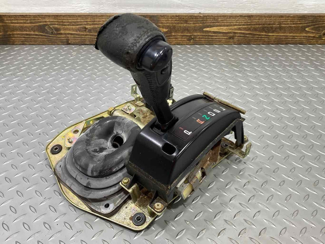 95-98 Toyota Land Cruiser Automatic Floor Shifter W/Knob & Bezel (Tested)