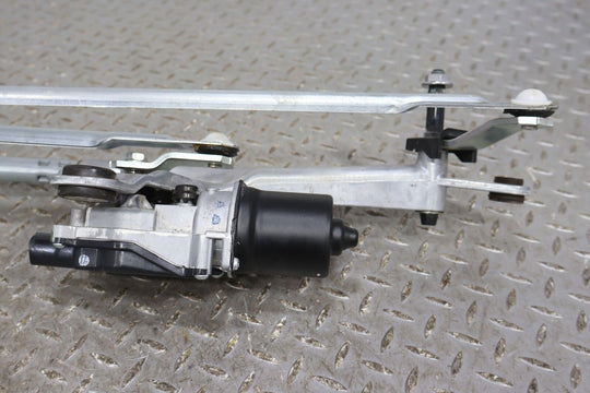 2022 - 2024 Rivian R1S OEM WIndshield Wiper Transmission W/ Motor (Tested)