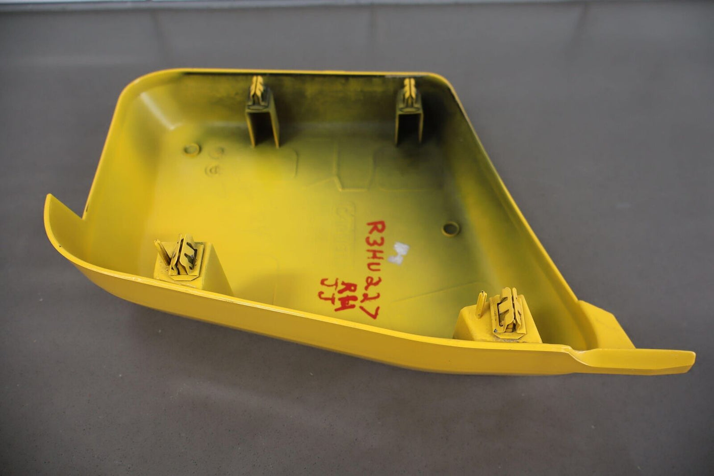 03-09 Hummer H2 Right Passenger Cowl Vent Panel End Cap Yellow 43U