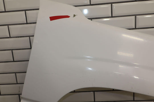 99-06 Chevy Silverado/Tahoe/Suburban Passenger Right Fender (Summit White 50U)