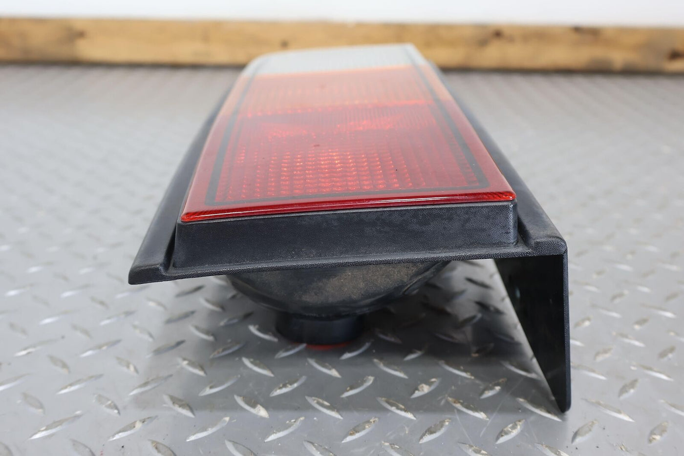 03-04 Hummer H2 Right RH Passenger Tail Light OEM (Clean Lens) Tested