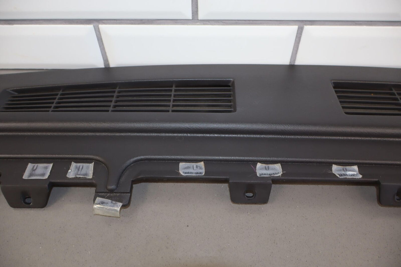 03-07 Hummer H2 OEM Upper Dash Cover Pad (Ebony 482) See Description