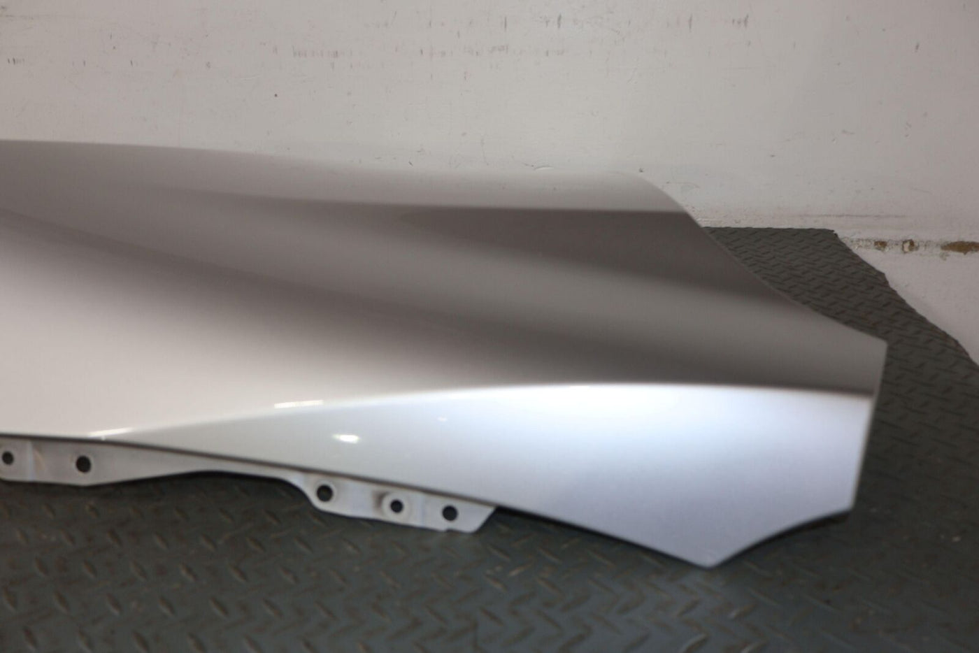 18-22 Lexus LC500 Front Right RH OEM Fender (Liquid Platinum 1J2) See Photos