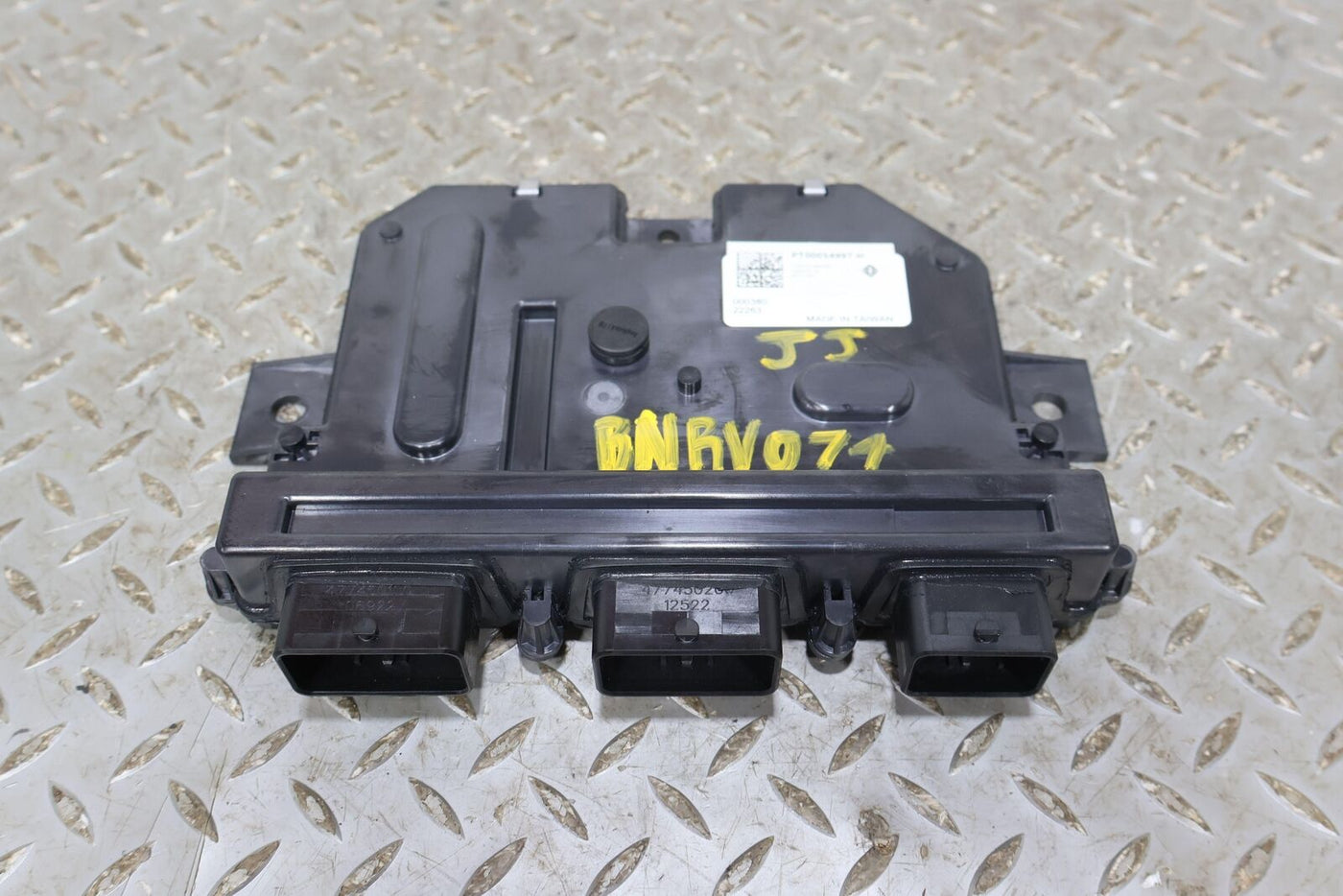 2022 - 2024 Rivian RS1 OEM Rear Bed Control Module (PT00054997-H)