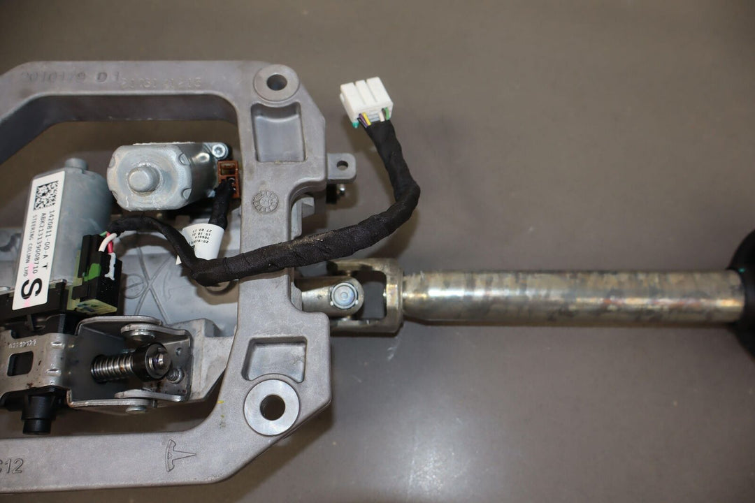 2021-2023 Tesla Model S Plaid Long Range Steering Column (1420811-00-A)