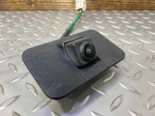 15-20 Cadillac Escalade Platinum ESV REAR View Camera (23324497) OPT UVH