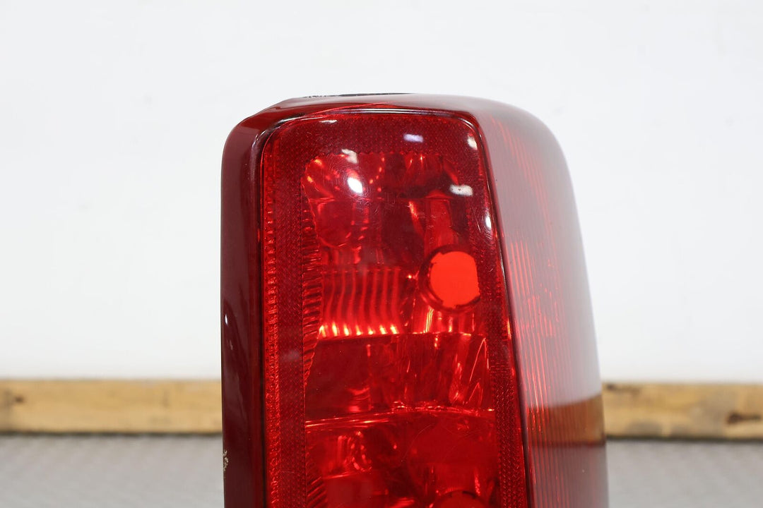 02-06 Cadillac Escalade Right RH Rear OEM Tail Light Lamp (Tested) Solid Mount